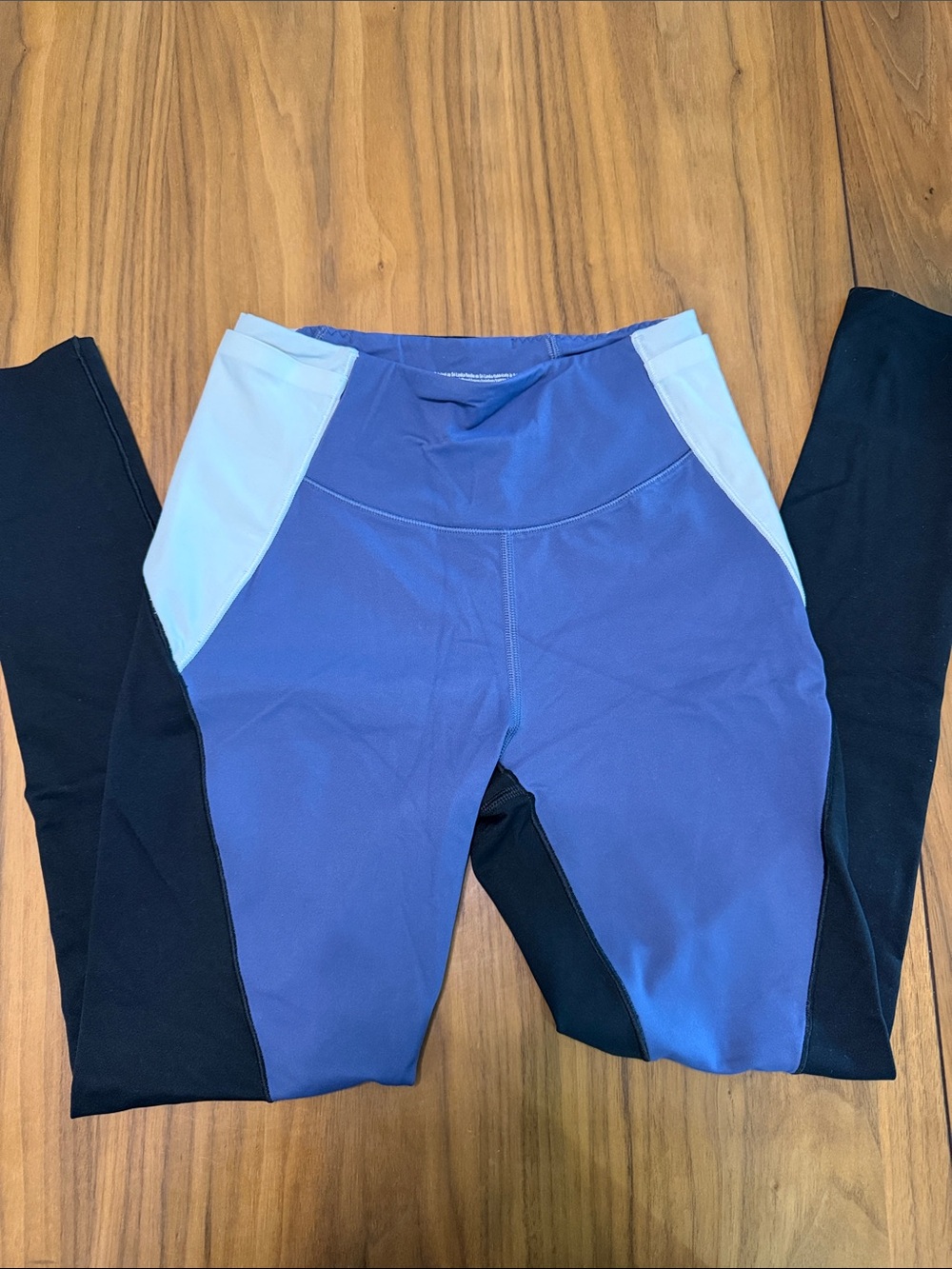 Victoria's Secret Blue and Black Colorblock Leggings (New without the tag)